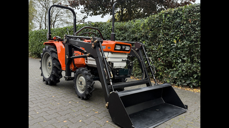 Kubota B1600 mit Frontlader ab 125 € pro Monat.
